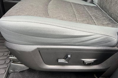 2017 RAM 1500 Big Horn Crew Cab 4x4 5'7" Box