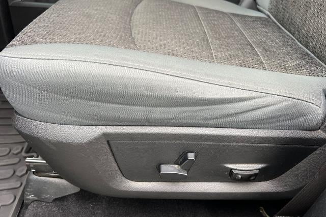 2017 RAM 1500 Big Horn Crew Cab 4x4 5'7" Box