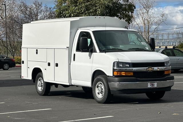 2026 Chevrolet Express Cutaway 3500 Base
