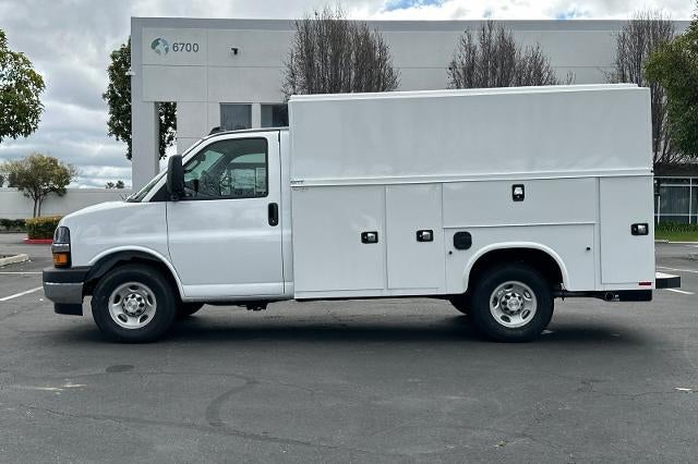 2026 Chevrolet Express Cutaway 3500 Base