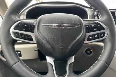 2023 Chrysler Pacifica Hybrid Touring L