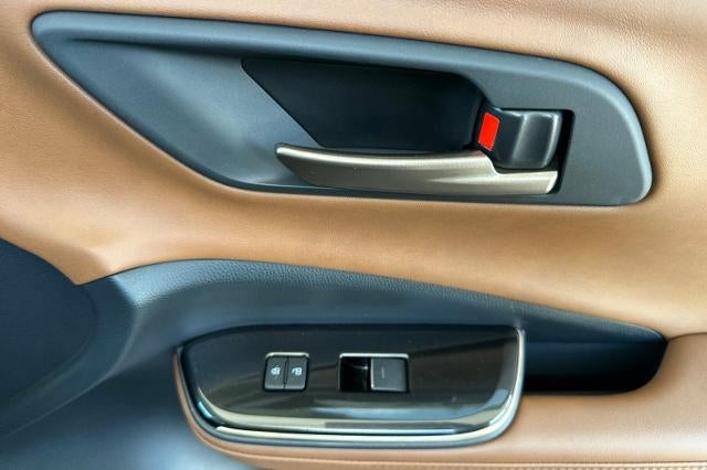 2025 Toyota Crown Signia XLE