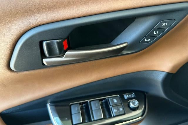 2025 Toyota Crown Signia XLE