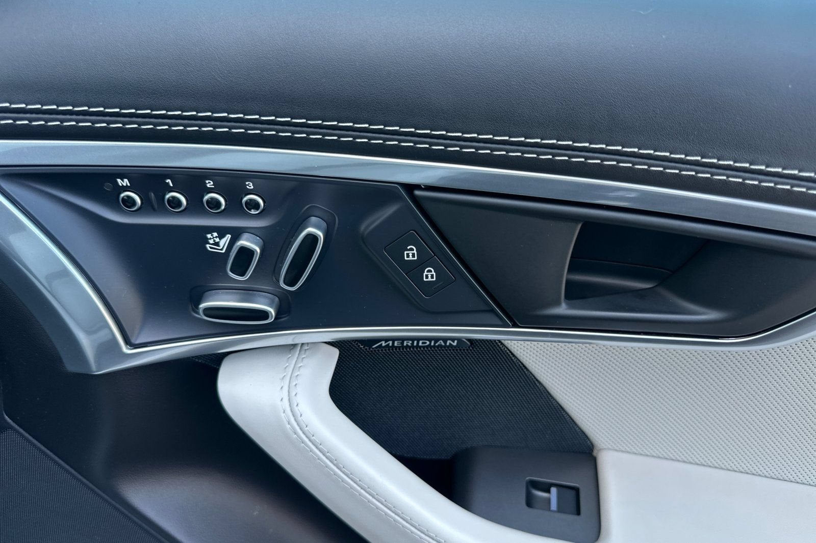 2021 Jaguar F-TYPE Coupe P300 RWD Automatic