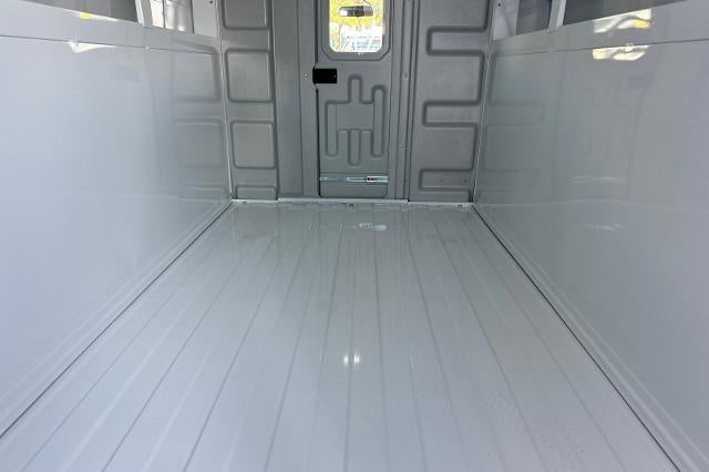 2025 Chevrolet Express Cutaway 3500 Base