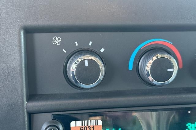 2025 Chevrolet Express Cutaway 3500 Base