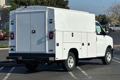 2025 Chevrolet Express Cutaway 3500 Base