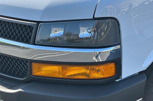 2025 Chevrolet Express Cutaway 3500 Base