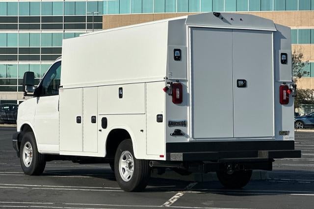 2025 Chevrolet Express Cutaway 3500 Base