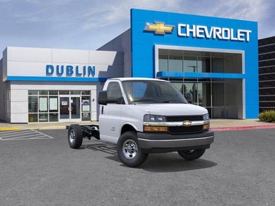 2025 Chevrolet Express Cutaway 3500 Base