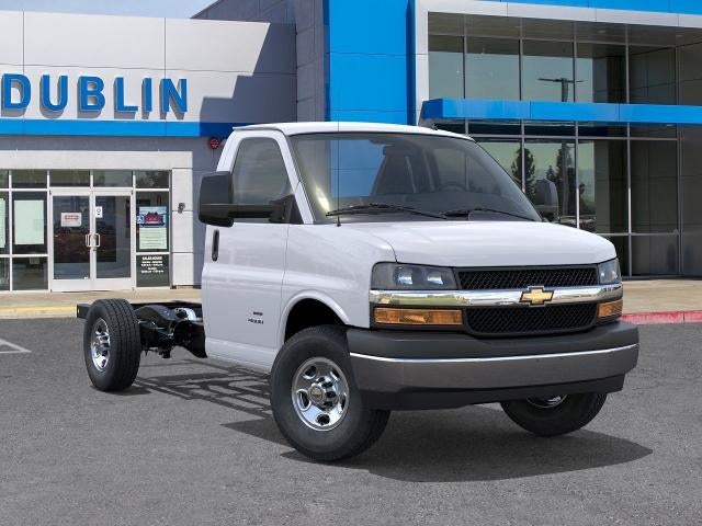 2025 Chevrolet Express Cutaway 3500 Base