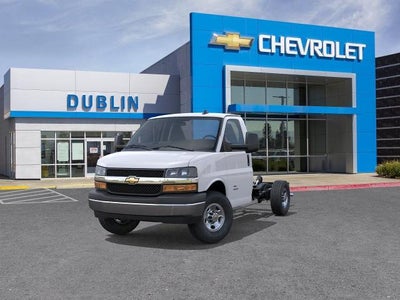 2025 Chevrolet Express Cutaway 3500 Base