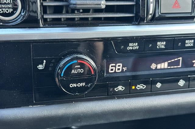 2022 Nissan Pathfinder SL 2WD