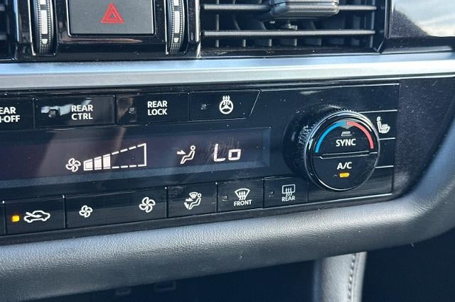 2022 Nissan Pathfinder SL 2WD