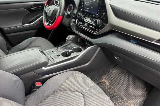 2021 Toyota Highlander LE