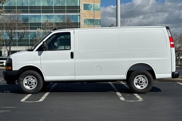 2025 GMC Savana Cargo 2500 Base