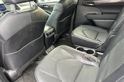 2022 Toyota Highlander Hybrid Limited