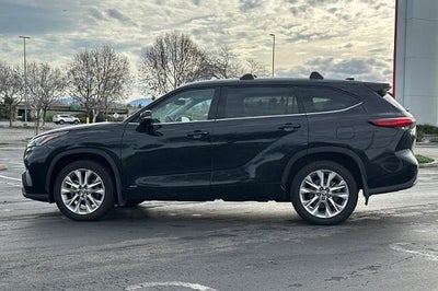 2022 Toyota Highlander Hybrid Limited