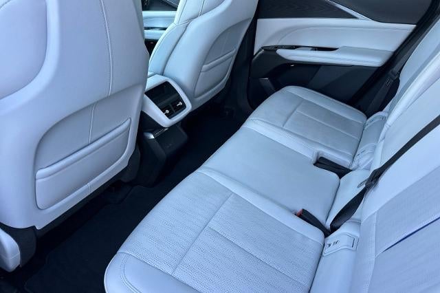 2024 Cadillac LYRIQ Luxury 1