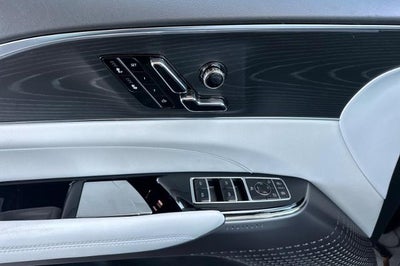 2025 Cadillac LYRIQ Luxury 1