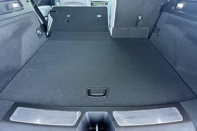 2025 Cadillac LYRIQ Luxury 1