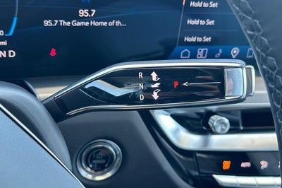 2025 Cadillac LYRIQ Luxury 1