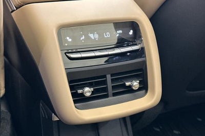 2025 Cadillac LYRIQ Luxury 3