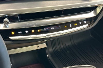 2025 Cadillac LYRIQ Luxury 3