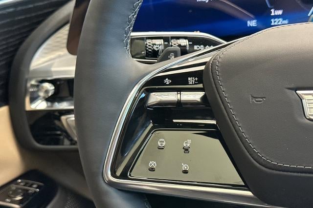 2025 Cadillac LYRIQ Luxury 3