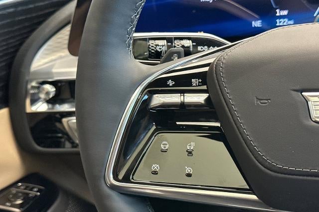 2025 Cadillac LYRIQ Luxury 3