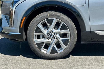 2027 Cadillac OPTIQ Luxury