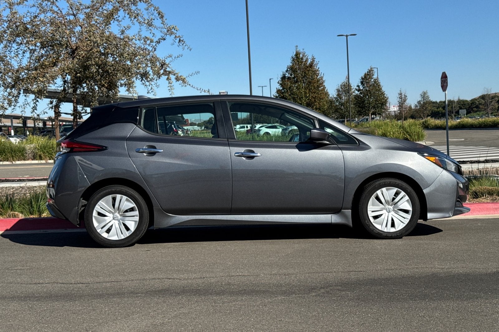2025 Nissan Leaf S