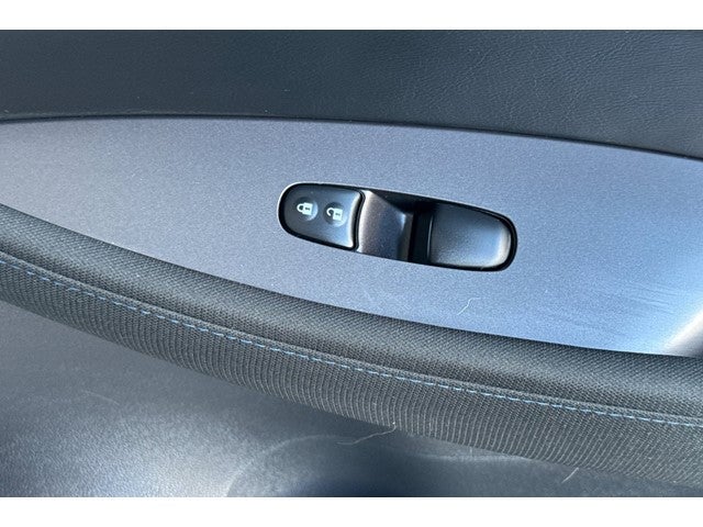 2025 Nissan Leaf S