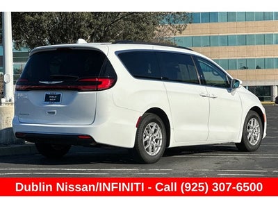 2022 Chrysler Pacifica Touring L
