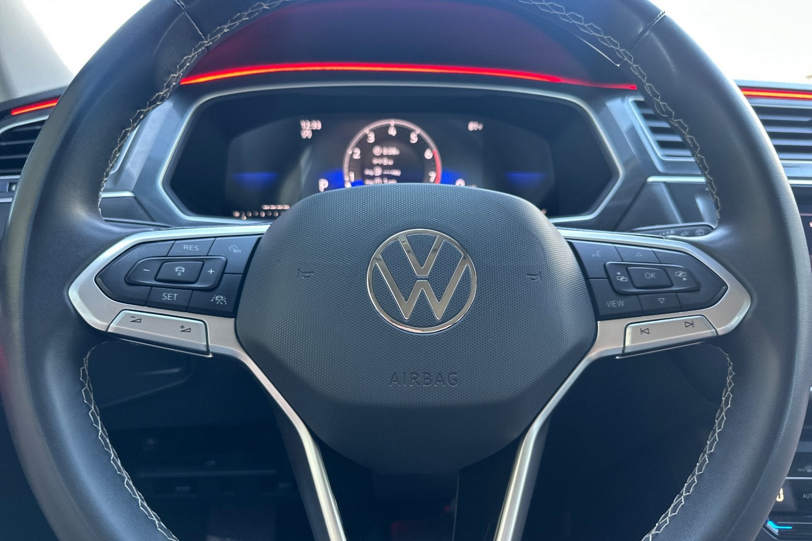 2023 Volkswagen Tiguan 2.0T SE