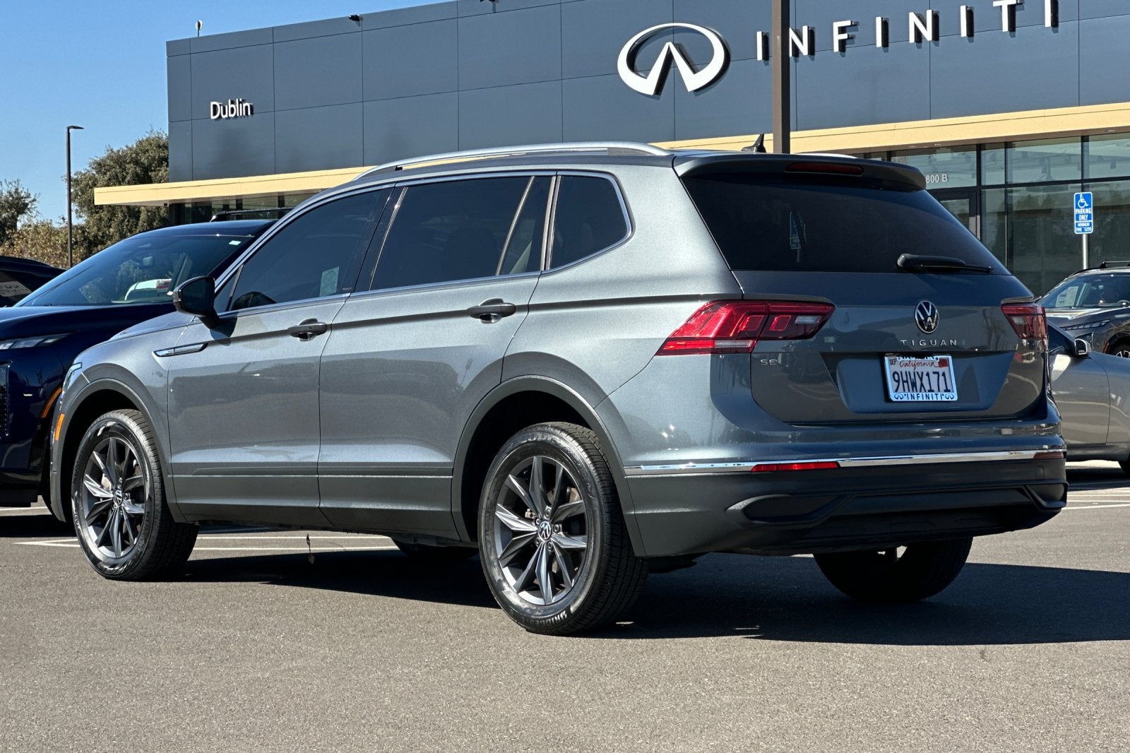 2023 Volkswagen Tiguan 2.0T SE