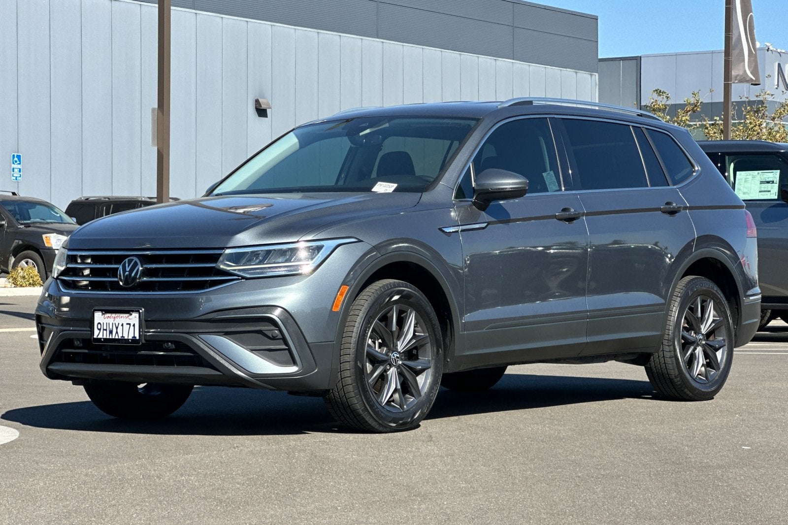 2023 Volkswagen Tiguan 2.0T SE