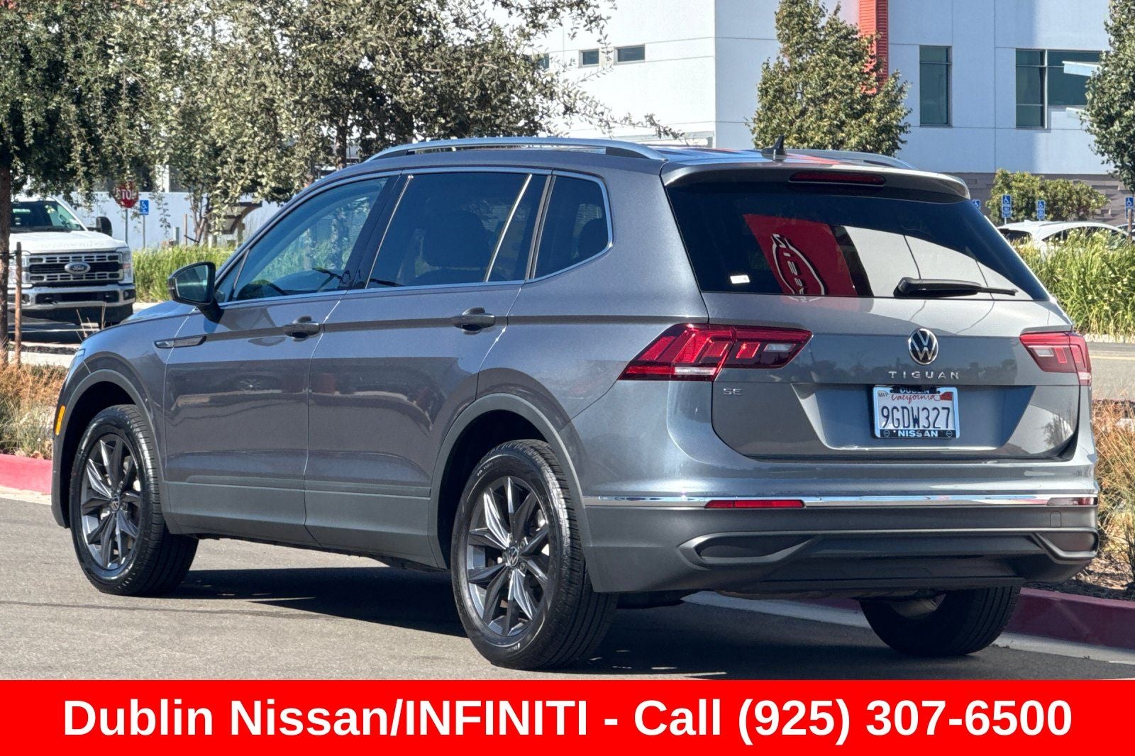 2023 Volkswagen Tiguan 2.0T SE