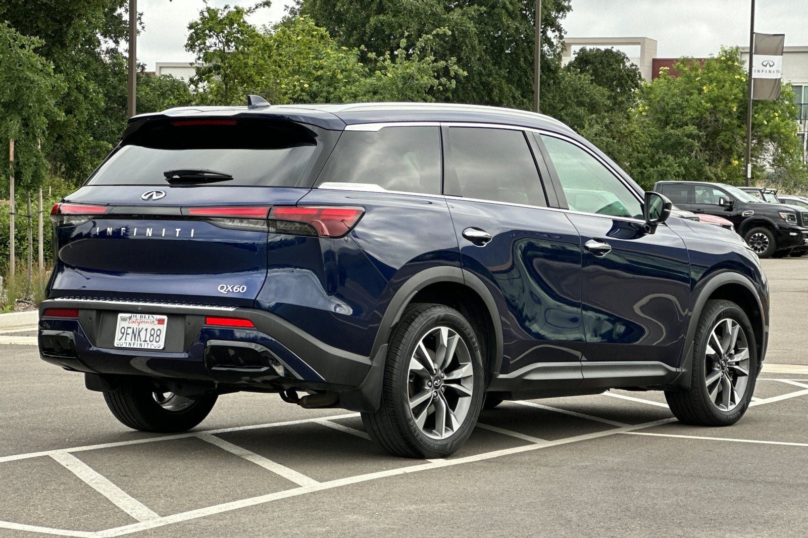 2023 INFINITI QX60 LUXE FWD