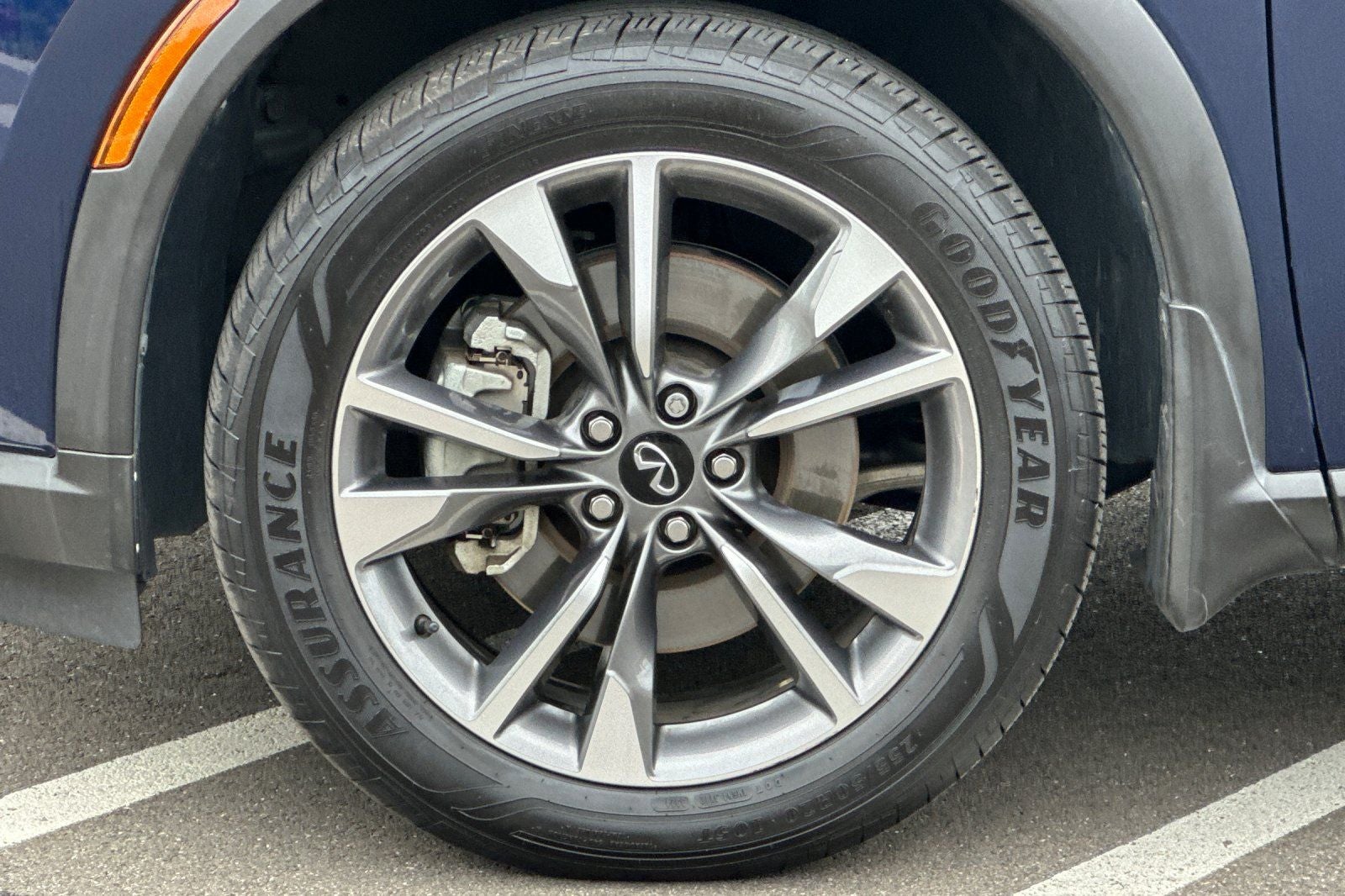 2023 INFINITI QX60 LUXE FWD