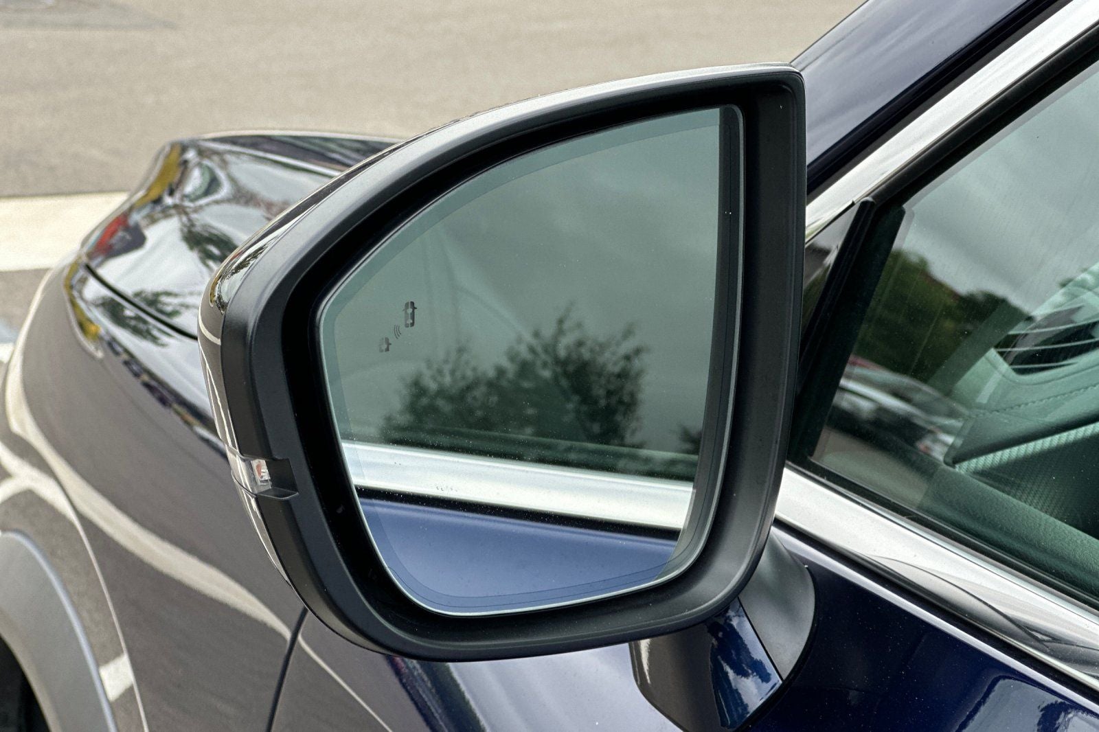 2023 INFINITI QX60 LUXE FWD