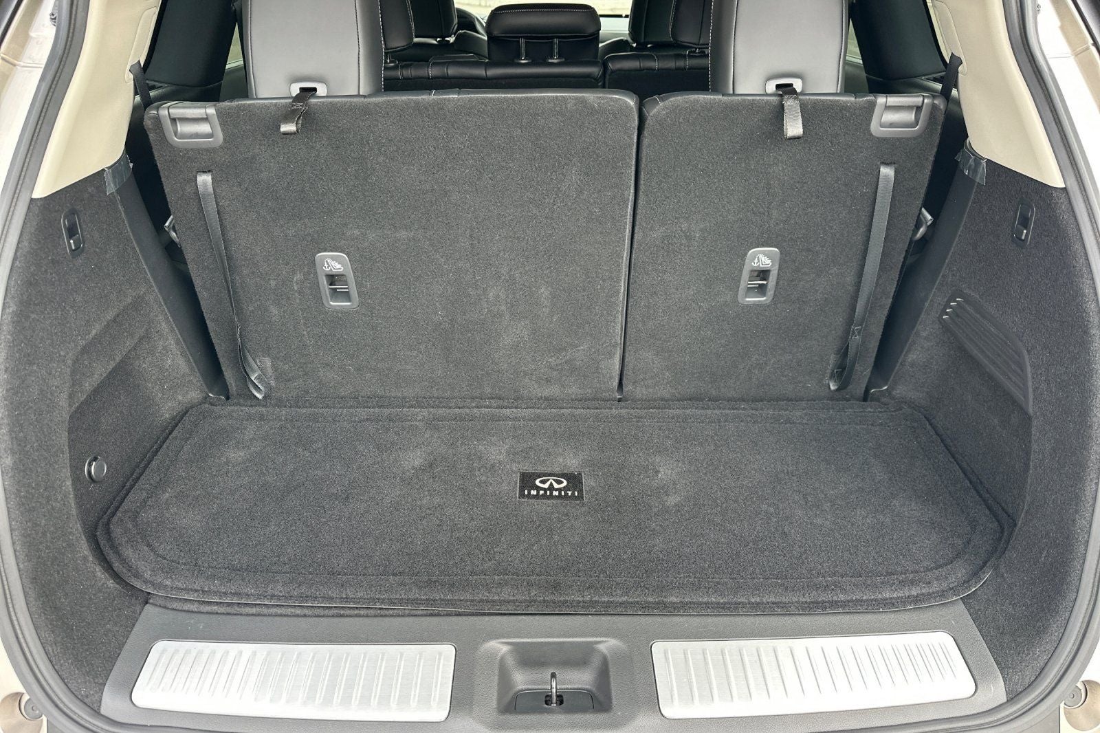 2023 INFINITI QX60 LUXE FWD