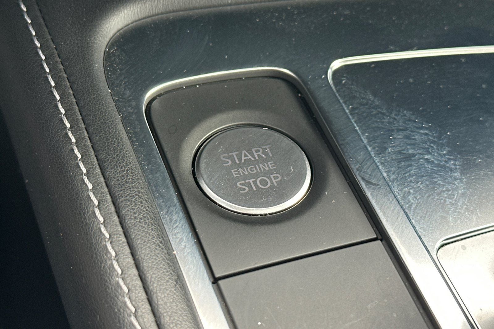 2023 INFINITI QX60 LUXE FWD