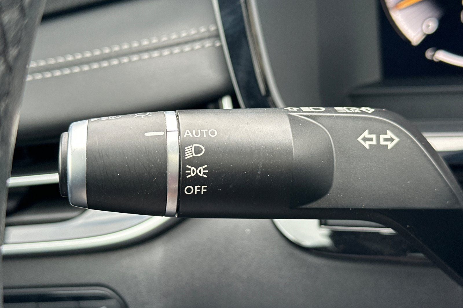 2023 INFINITI QX60 LUXE FWD