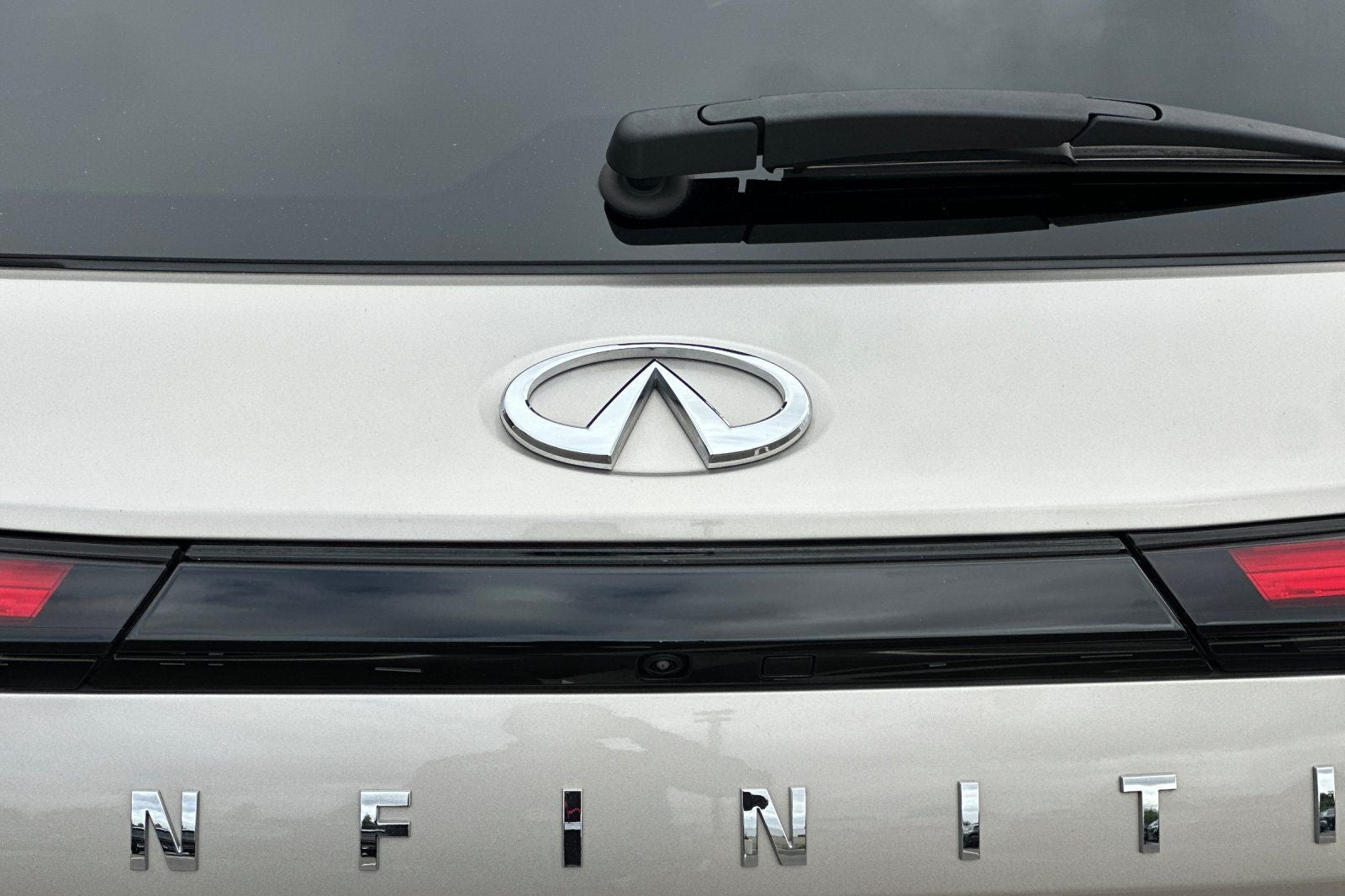 2023 INFINITI QX60 LUXE FWD