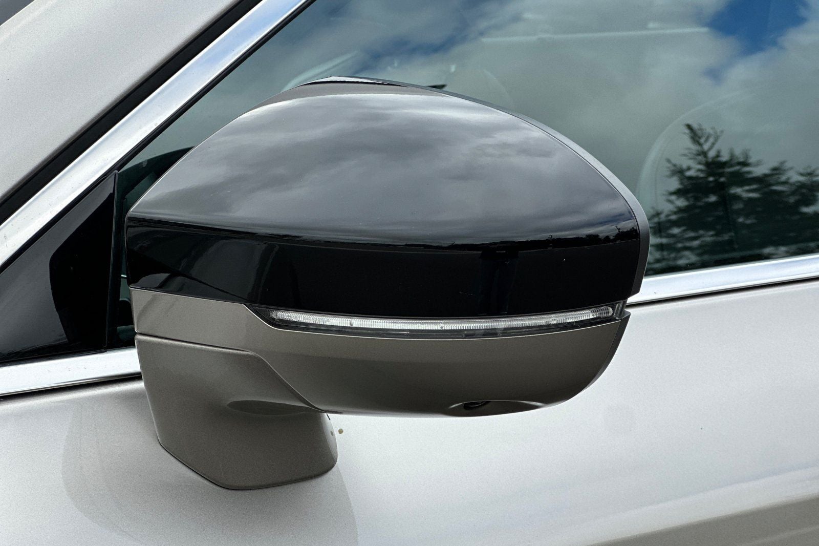 2023 INFINITI QX60 LUXE FWD