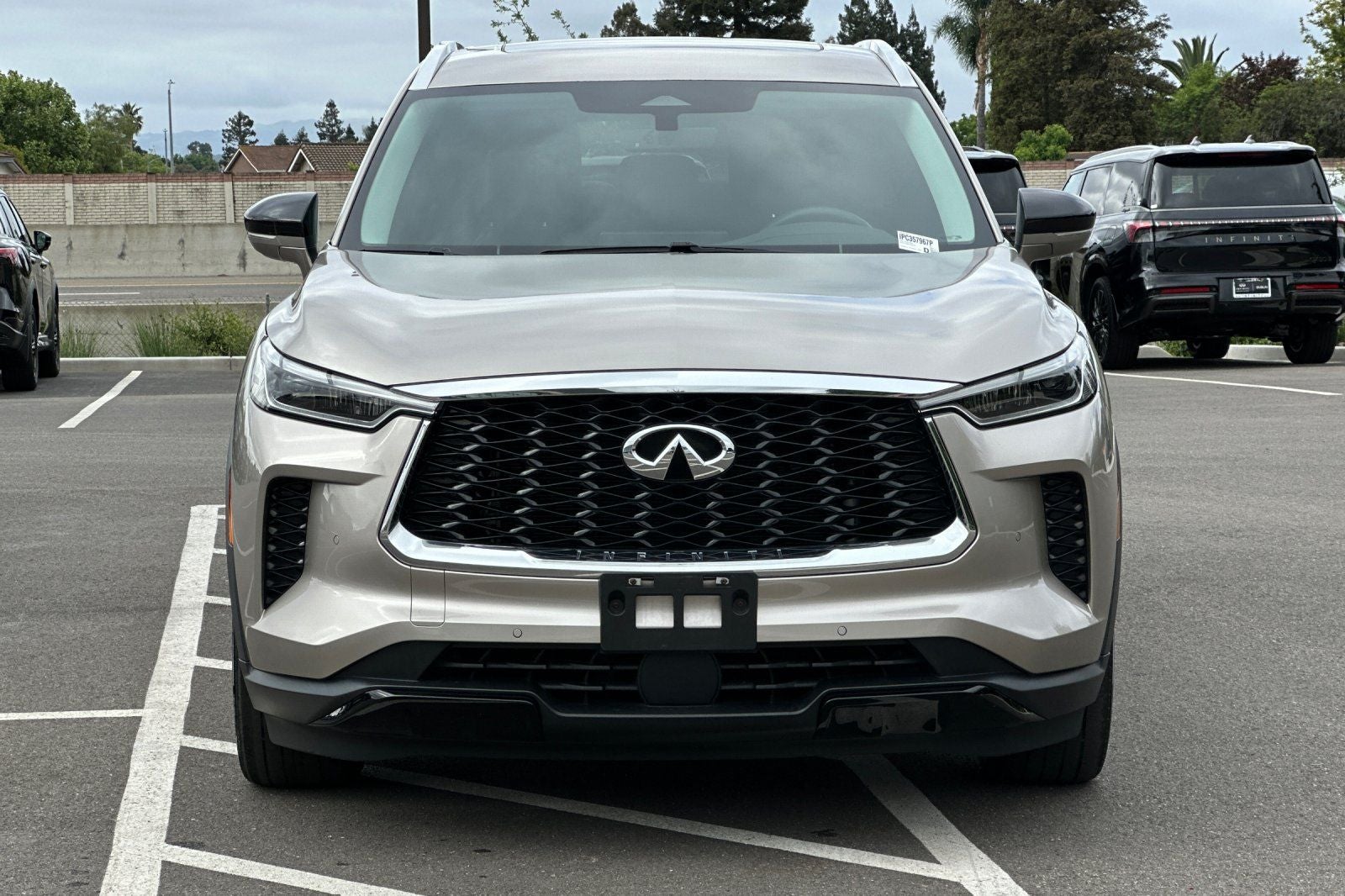 2023 INFINITI QX60 LUXE FWD