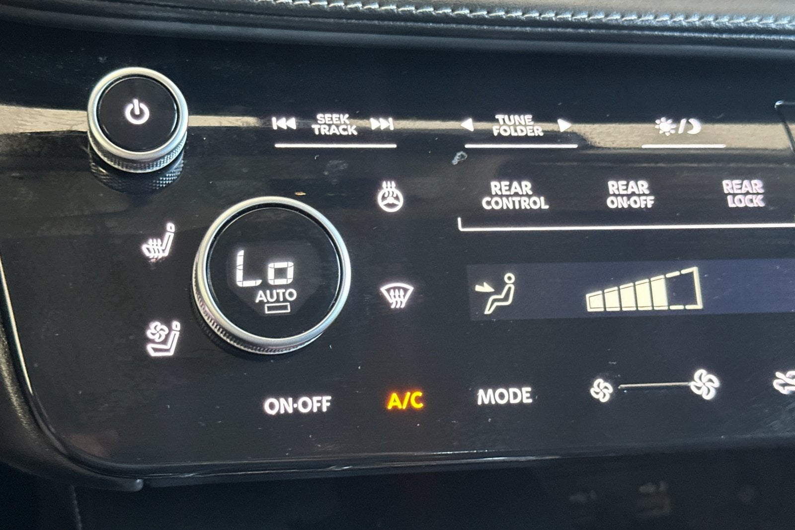 2023 INFINITI QX60 LUXE FWD