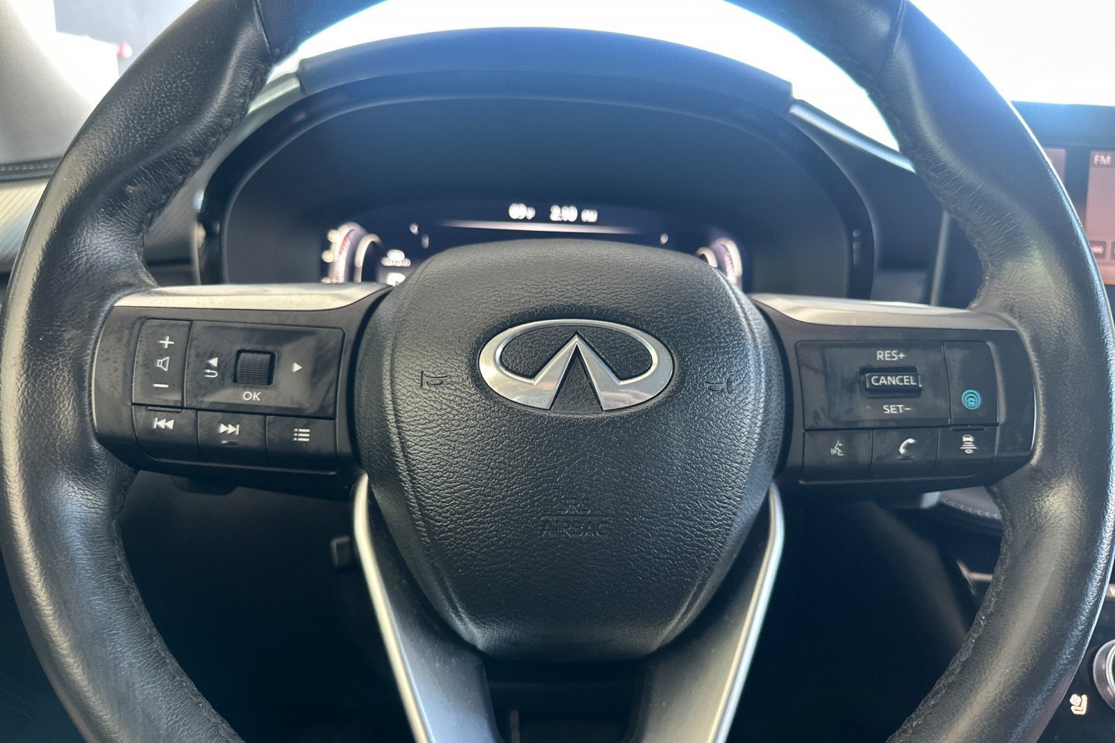 2023 INFINITI QX60 LUXE FWD