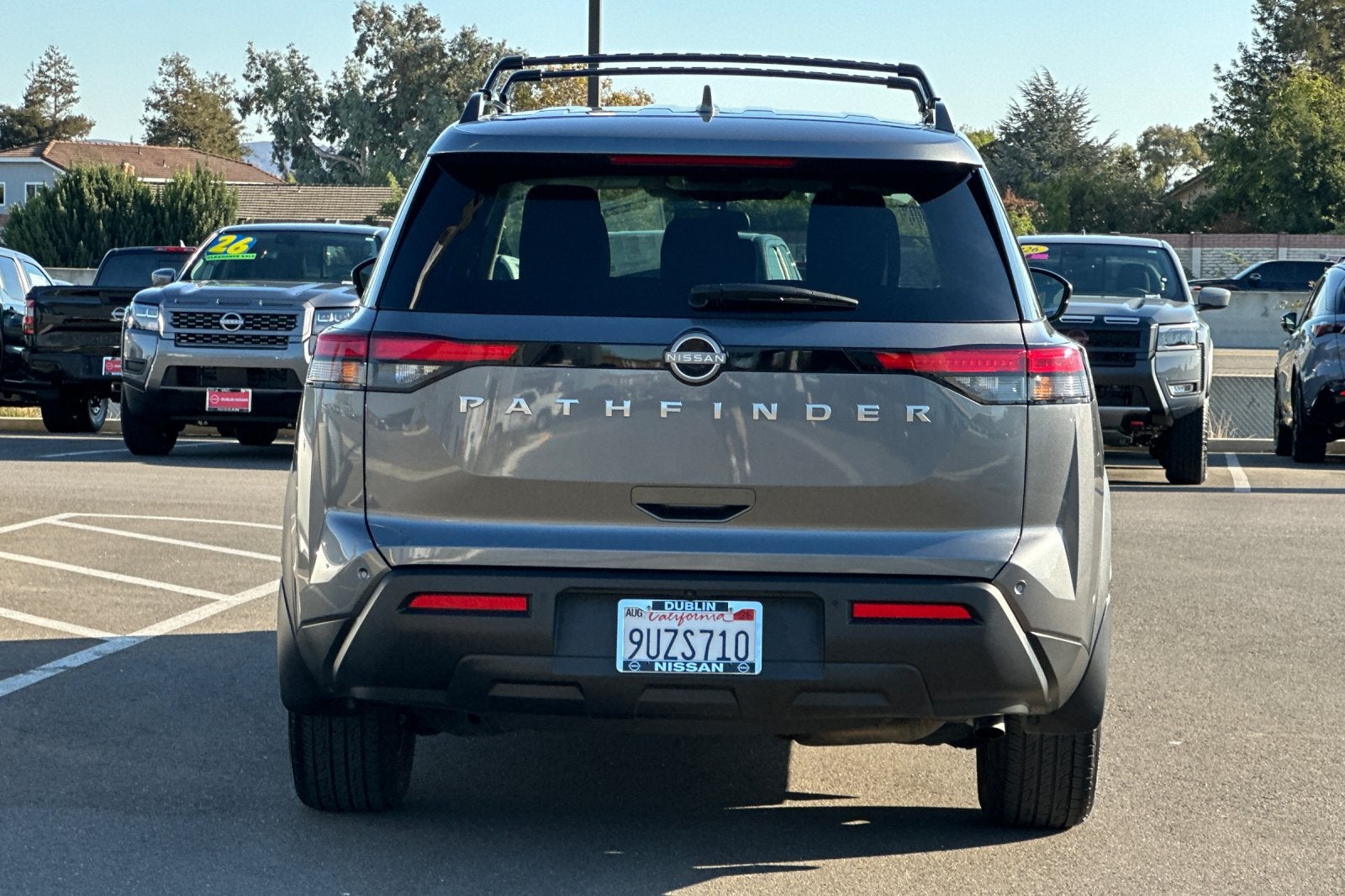 2025 Nissan Pathfinder SV